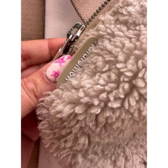 Lululemon Everywhere Belt Bag Fanny Pack 1L Fleece Sherpa Beige - Picture 5 of 10